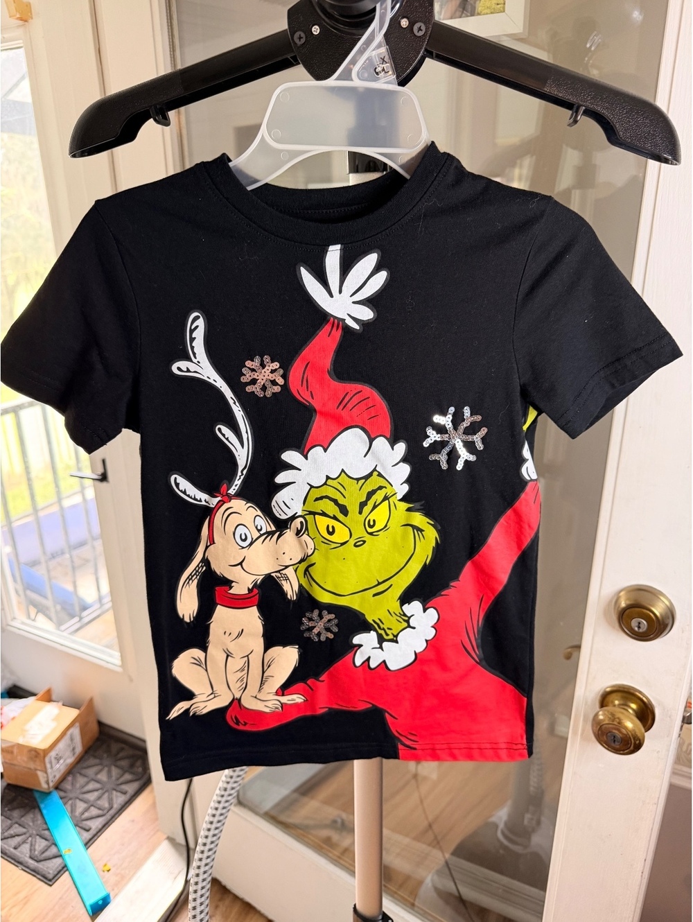 Dr Seuss The Grinch black graphic cropped T shirt